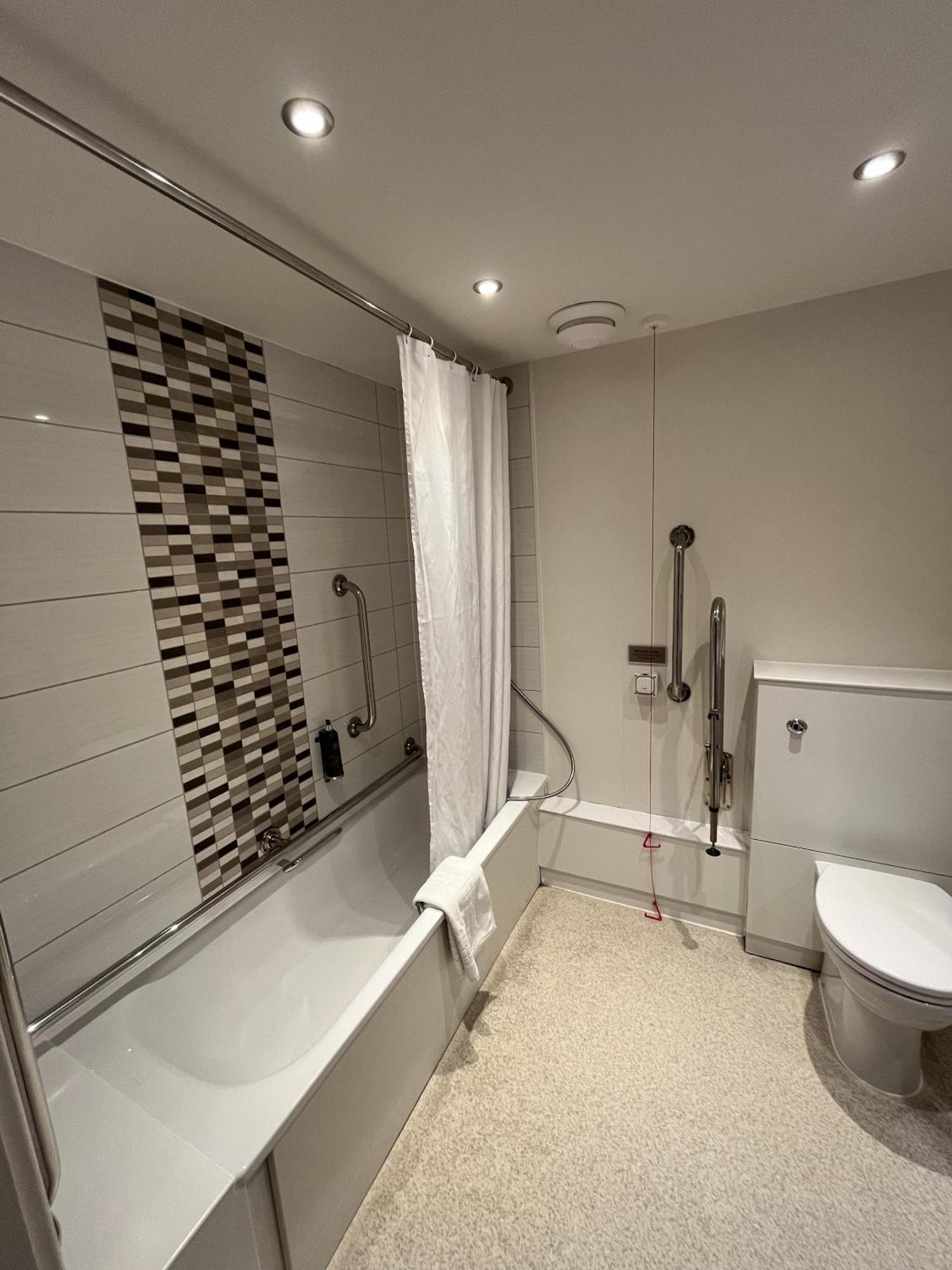 Sidcot Arms Hotel Winscombe Room photo